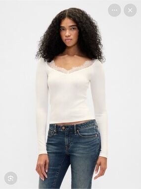 GAP White Lace-Trim V-Neck Long Sleeve Tee